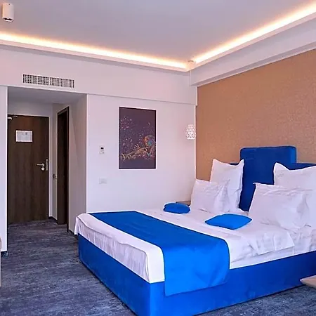 Stavros 4*